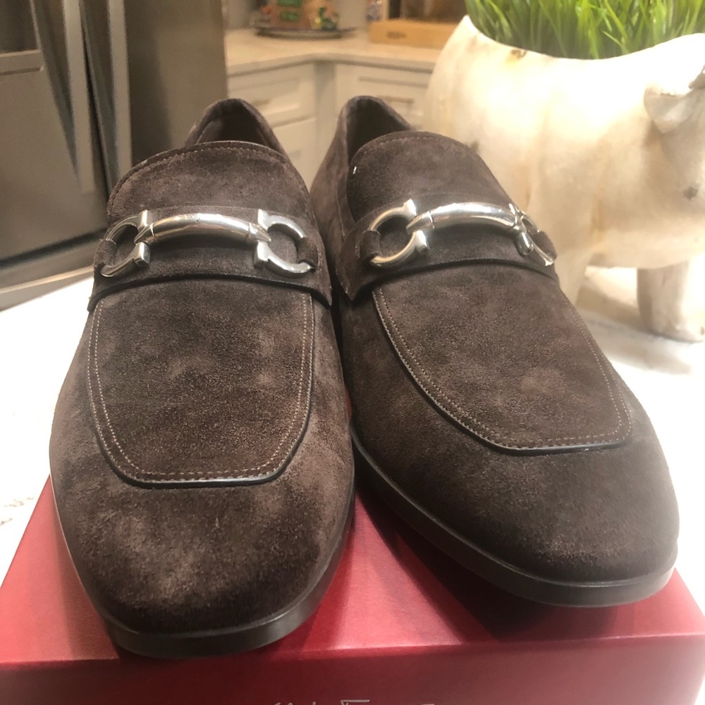 New with tags mens brown suede vendors Ferragamo buckle shoes size 12